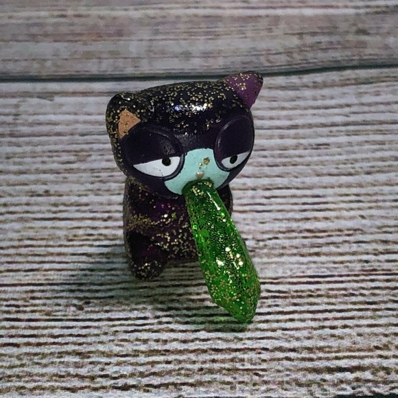 Lost Kitties Easter Glitter Sparkle Chunks Figure Collecting Toy - Picture 1 of 7